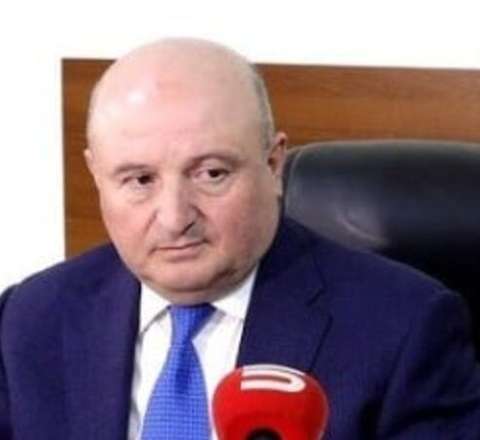 Gümrünün meri həbs edildi 