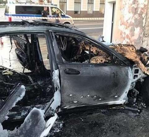 Bakıda maşın partladı: xəsarət alan var 
