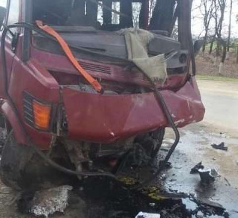 Yük maşını mikroavtobusla toqquşdu: 12 ölü  - VİDEO