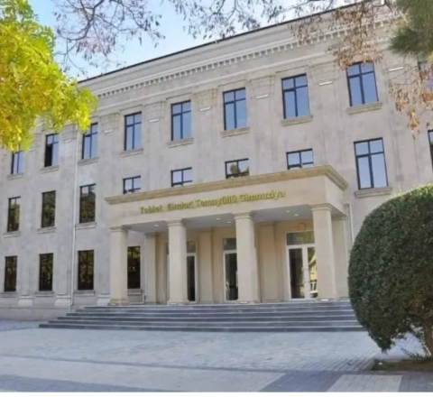 Azərbaycanda gimnaziya şagirdləri sinifsiz qaldılar - Rəsmi açıqlama - FOTO