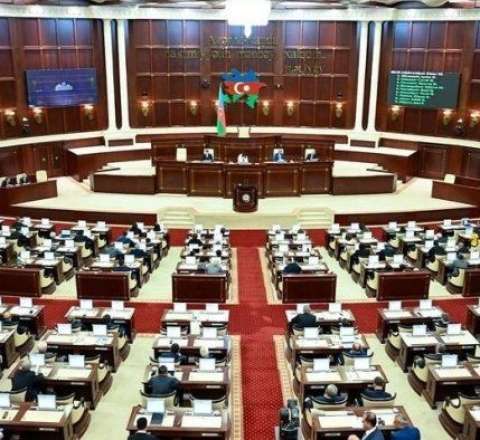Parlament partiyalarına ayrılacaq vəsaitin MƏBLƏĞİ AÇIQLANDI 
