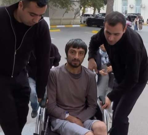 Xəstəxana 3 aydır əlil arabasında olan qardaşımı qəbul etmir” - Video 