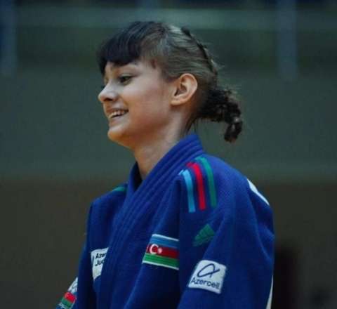 Vətən Müharibəsi Qəhrəmanının qızı qızıl medal qazandı 