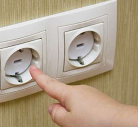 Cəlilabadda 1 yaşlı uşağı cərəyan vurub öldürdü 