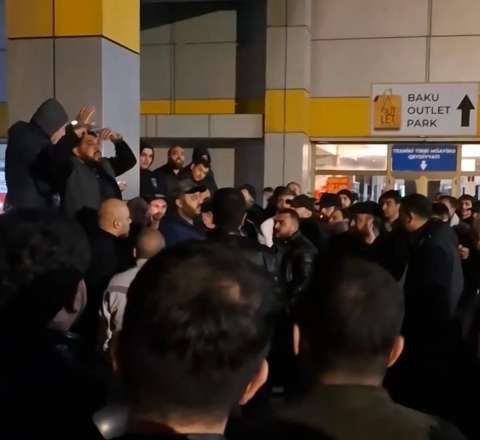 Taksi sürücüləri etiraza qalxdı: Vəsiqə almaq belədirsə, kartı nə zülmlə alacağıq? - VİDEO