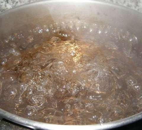 Şəmkirdə DƏHŞƏT: azyaşlı qız qaynar suda yandı 