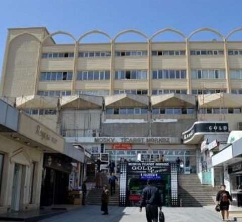 "Moskva" univermağında qanunsuzluq...  - VİDEO