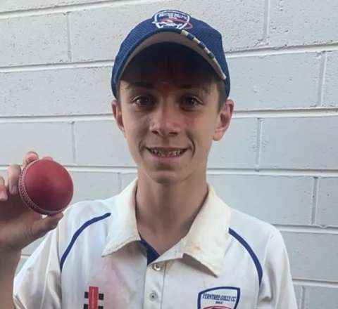 Boynuna top dəyən 17 yaşlı oyunçu öldü 