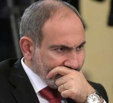 “Rusiyaya bağlı zabitlər Paşinyana qarşı qiyam planlaşdıra bilər” 