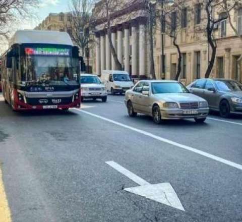 Bu avtobusun hərəkəti dəyişdirilir: Gediş haqqı...