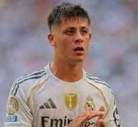 Nəhəng siyahı açıqlandı – Türk futbolçu “2025-in ən yaxşısı”na namizəd oldu 