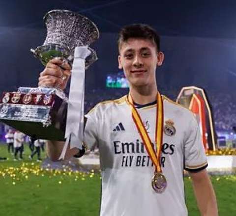 Nəhəng siyahı açıqlandı – Türk futbolçu “2025-in ən yaxşısı”na namizəd oldu