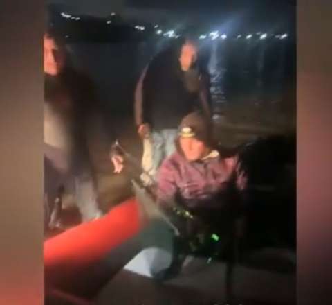 Buzovna sahilində köməksiz qalan balıqçılar belə xilas edildi - VİDEO 