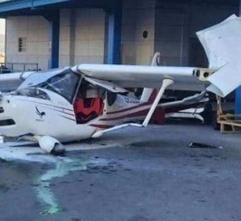 Təbrizdə təyyarə qəzası: Binaya çırpıldı 