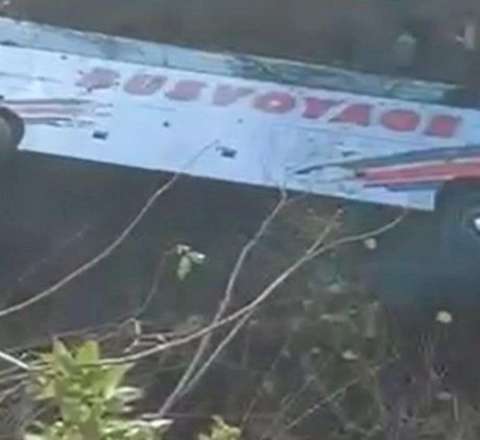 Ermənistanda tələbələri daşıyan avtobus aşdı: 18 yaralı 