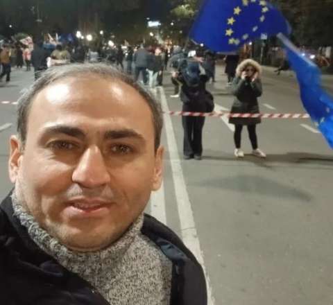 Tbilisidə aksiyalara qoşulan jurnalist Əfqan Sadıqov CƏRİMƏLƏNDİ 