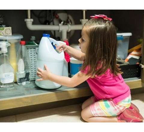 4 yaşlı uşaq kimyəvi təmizləyici vasitə içdi -  Qida borusu yandı-FOTO