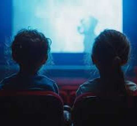 Kinoteatrda film izlədikdən sonra    15 nəfərin gözü yandı 