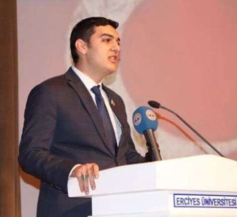 “Əxlaqsız təklif etdiyini başa düşdüm” - Təşkilat rəhbərinin "sevgi oyunu" 