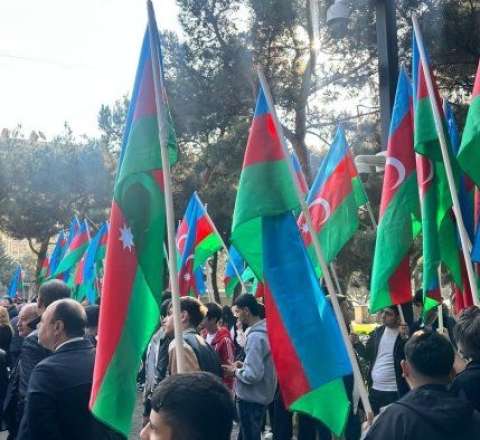 Zəfər Günü: Bakıda şəhidlərin əziz xatirəsi anılır - FOTO 