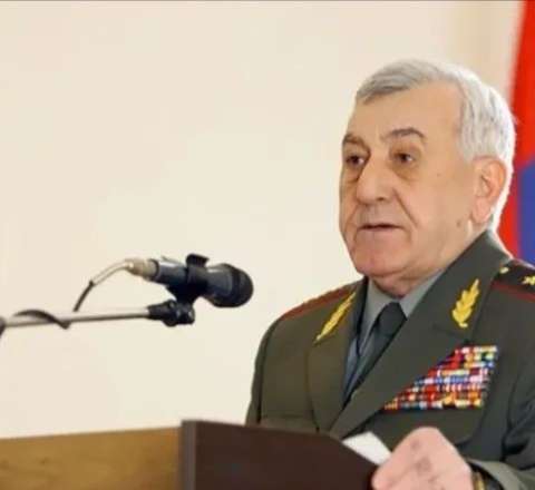 Ermənistanın keçmiş müdafiə naziri axtarışa verildi 
