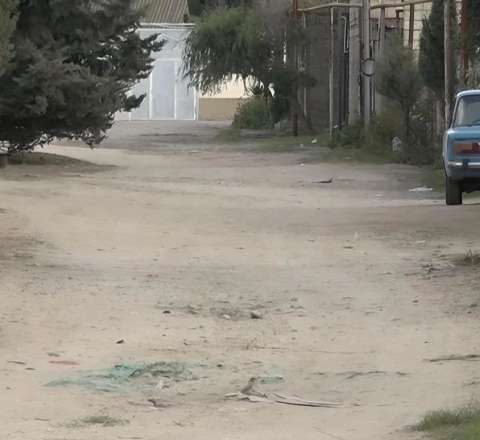 Maştağanın 40 illik yol problemi: "Nə taksi gəlir, nə təcili yardım"  - VİDEO