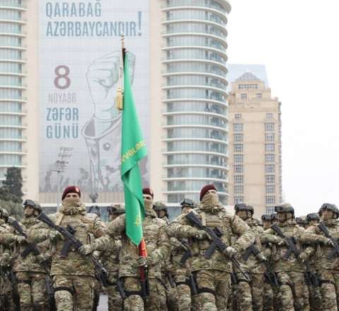 Bakıda hərbi parad başladı - CANLI 
