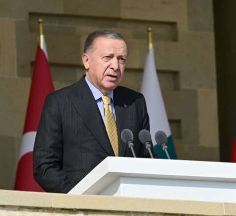 1918-ci ildə Bakını işğaldan azad edən Ənvər və Nuru Paşanı... 