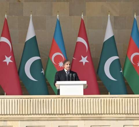 "Bakıda JF-17 qırıcılarının səsinə qərq olan səmanı seyr etmək qürurlu görüntüdür" - Şahbaz Şərif 