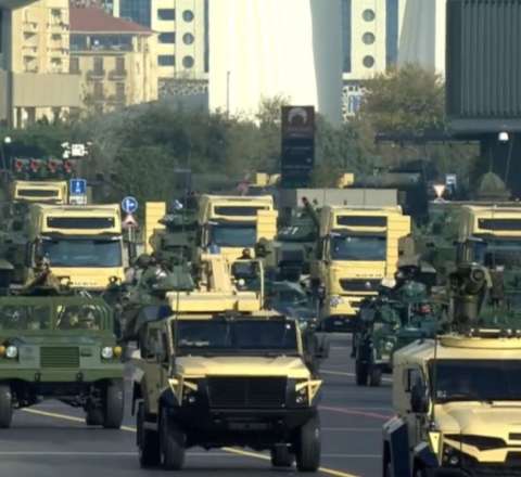 Ordumuzun yeni "Vaşaq" və "Kobra-2" texnikaları hərbi paradda nümayiş etdirildi 