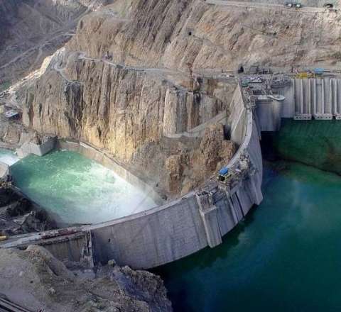 Quruyan bənddə 70 meyit üzə çıxdı – Çoxunun əl-ayağı bağlı olub 