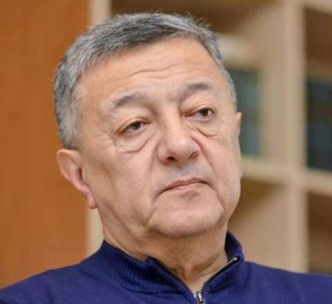 “Özündən muğayat olmayıb” – Elçin Şıxlı müavininin ölümündən yazdı 