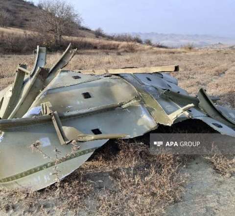 Təyyarənin qəzaya uğradığı yerdən – YENİ GÖRÜNTÜLƏR 