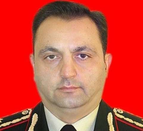 "Çox təkəbbürlü idi" - Deputat işdən çıxarılan generaldan danışdı 