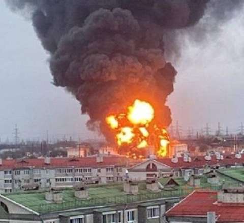 Belqoroda PUA zərbəsi: Ticarət mərkəzi alışdı 