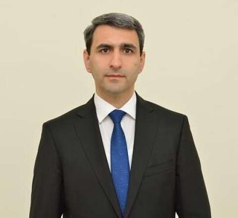 Rövşən Rüstəmov onun vəzifəsini yüksəltdi 