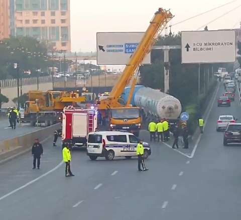 Paytaxtda qəza oldu - Hansı yollar bağlandı?  