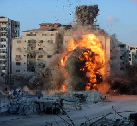 İsrail ordusu “HƏMAS”ı vurdu – Əyn əl-Həlvə düşərgəsinə zərbə endirildi ¬– VİDEO 