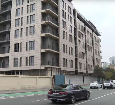 Binası sökülən sakinlər 9 ildir kirayələrdədir – Nə evləri verilir, nə pulları – VİDEO 