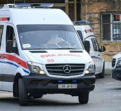 Bakıda parkda 14 yaşlı oğlan öldü 