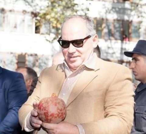 “AzNar” niyə bağlandı? – Milyarder podratçının 5 minini vermək istəmir 