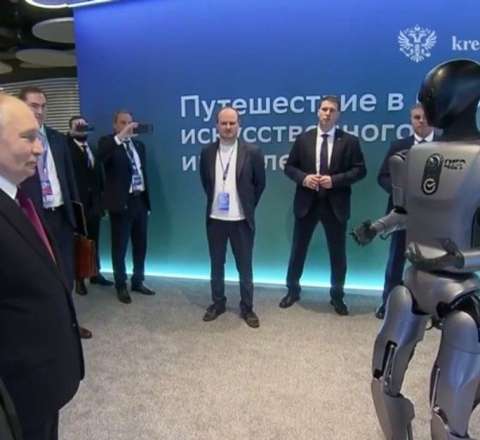 Putin üçün rəqs edən robot – VİDEO 
