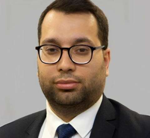 Nazir müşavirini departament müdiri təyin etdi 