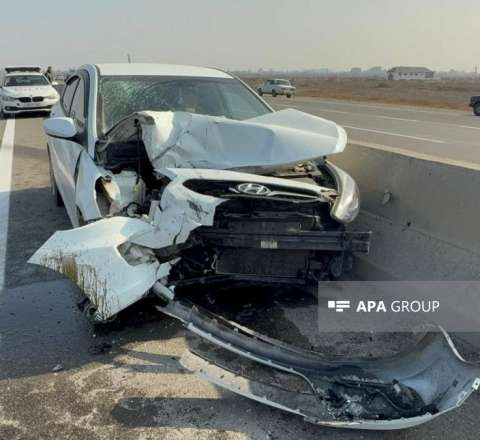 “Hyundai”la toqquşan traktor aşdı – Xəsarət alanlar var - FOTO 