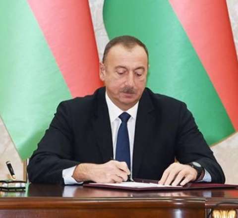 Prezident bu idmançıları mükafatlandırdı 