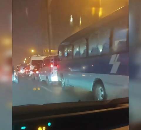 "20 Yanvar"da xaos: bir zolağı avtobuslar, digərini "manatlıqlar" zəbt edib - AÇIQLAMA+VİDEO 