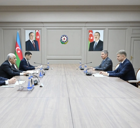 Əli Əsədov Oleg Belozyorov ilə görüşdü 