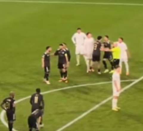 “Qarabağ”da dalaşan futbolçular bu dəfə yaxşı qurtardı – Qurban Qurbanov sərt üzünü göstərmədi 