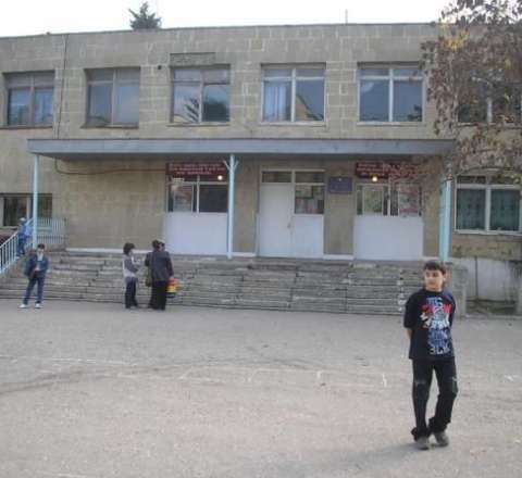 Məktəb həyətində daha bir ölüm 