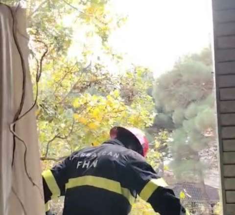 Bakıda yaşayış binasında partlayış - Xəsarət alan var - VİDEO 